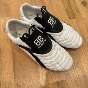 Balenciaga White and Black Zen trainers